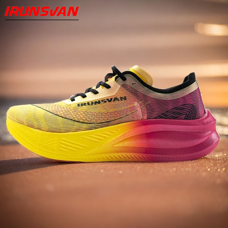 Ultragear Running - IRUNSVAN Rehuo 1.0 hardloopschoenen met koolstofplaat